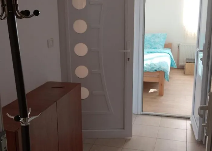 Sobe Sa Zasebnim Kupatilom - Prenociste Мини-отель *